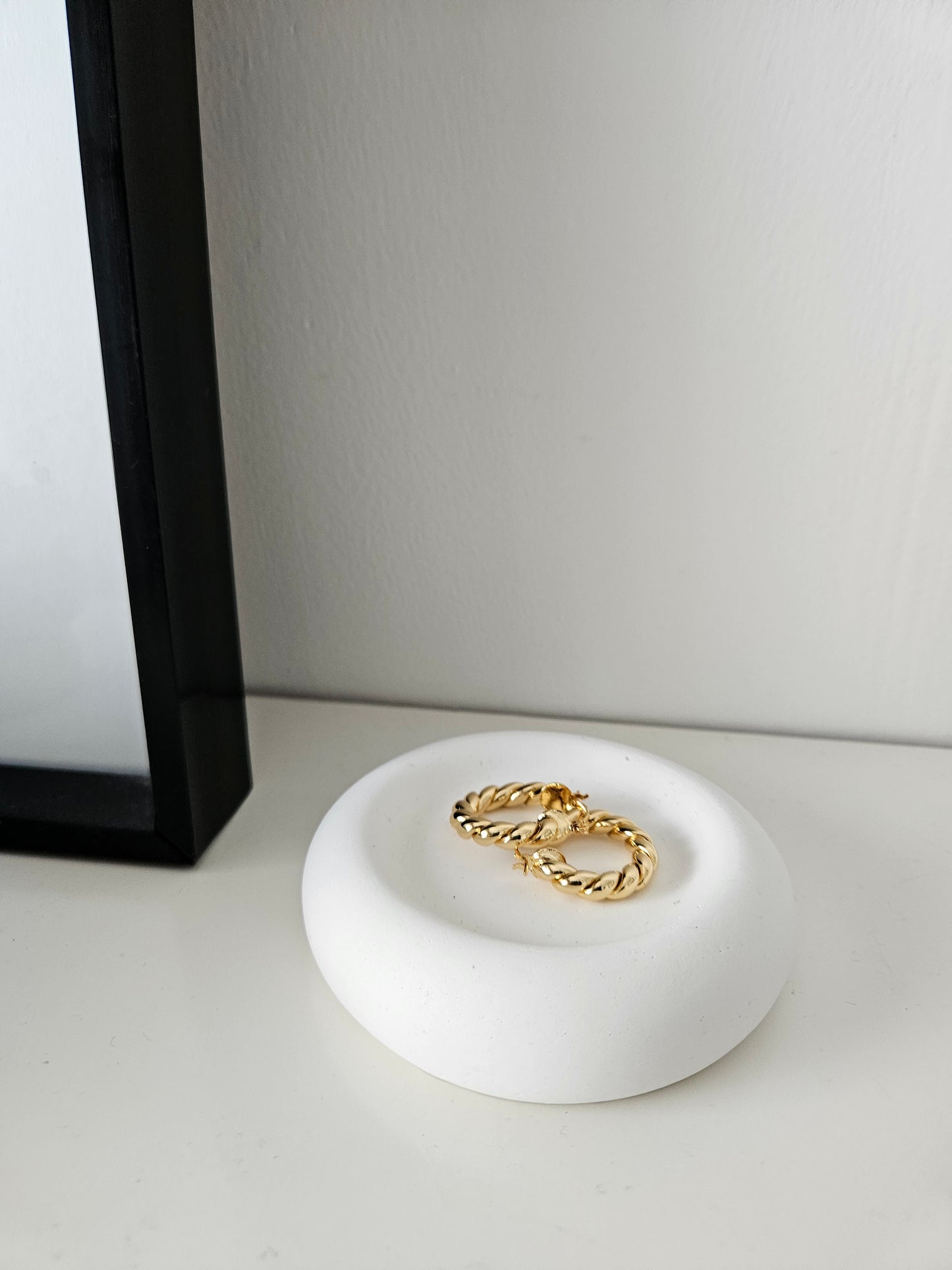 Round Ring Holder